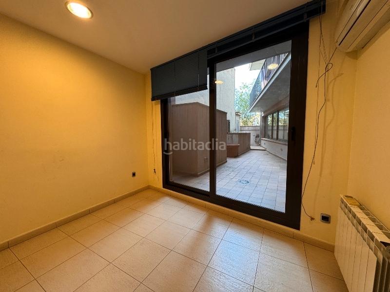 Foto 0059f05b-2d22-42ad-8806-a8e10f5ec8ae. Lloguer oficina a carrer de l'aigüeta 125 a Bisbal d´Empordà (La)