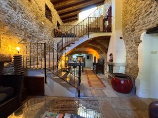 Masia  Carrer valls. Baix empordà, ullastret, masia.