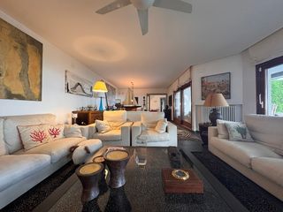 Casa  Avinguda de la costa brava. Baix empordà, calella de palafrugell, gran casa a cuatro viento