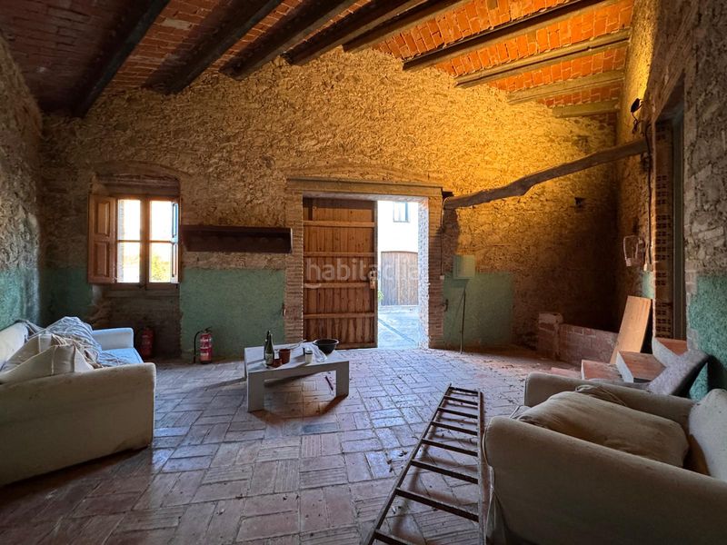 Foto 49868873-feec-4ac6-874f-369e50da56fb. Casa amb xemeneia aparcament a Corçà