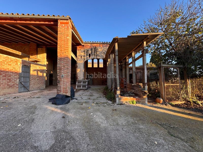 Foto 5eea080c-dea1-4064-9238-1830f727a5e7. Casa amb xemeneia aparcament a Corçà