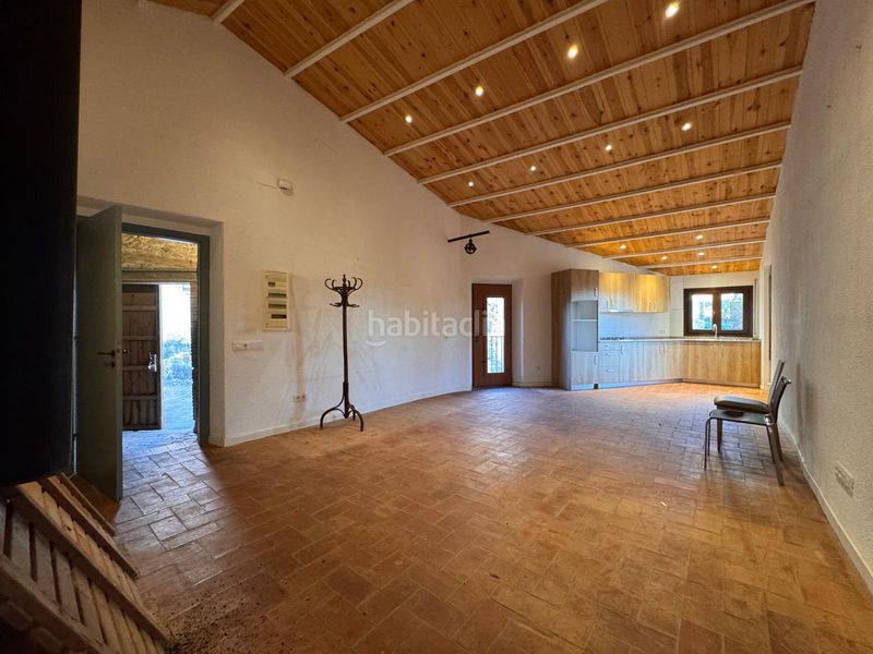 Foto ae88d2be-40be-4be8-a037-d4c63dc3caac. Casa amb xemeneia aparcament a Corçà