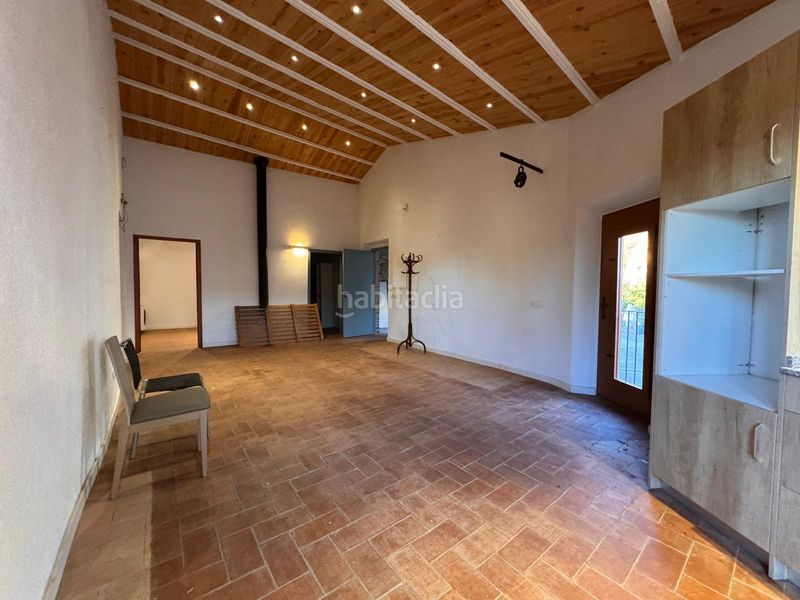 Foto d0d7de3e-8c40-440e-a91b-816e8b1d344a. Casa amb xemeneia aparcament a Corçà