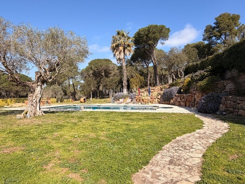 Foto 03c0e188-6e02-4fed-860d-b3e72aecdf93. Casa amb xemeneia calefacció aparcament piscina a Calella de Palafrugell