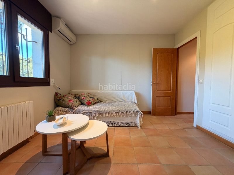 Foto 5052af29-8198-469b-b0ce-36f4a8e3ad9d. Casa amb xemeneia calefacció aparcament piscina a Calella de Palafrugell