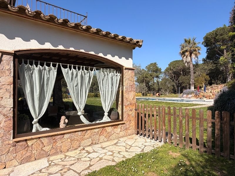 Foto fb17e83f-6afe-4ff5-9378-e9c935b03813. Casa amb xemeneia calefacció aparcament piscina a Calella de Palafrugell
