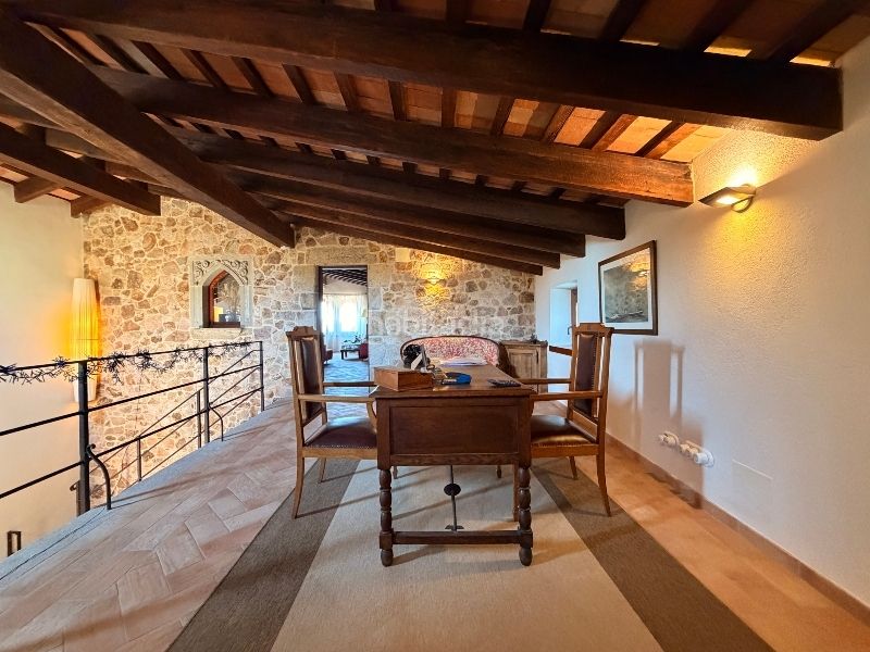 Foto 27483834-1543-49a2-9d0b-dfe1a50376a9. Casa amb xemeneia calefacció aparcament piscina a Sant Feliu de Guíxols