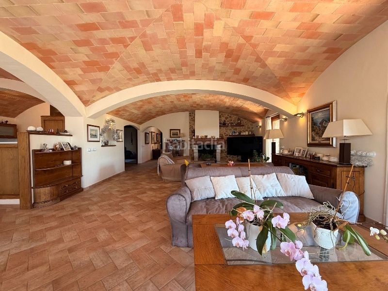 Foto 3304ee50-1311-4740-b094-902d9e93547a. Casa amb xemeneia calefacció aparcament piscina a Sant Feliu de Guíxols