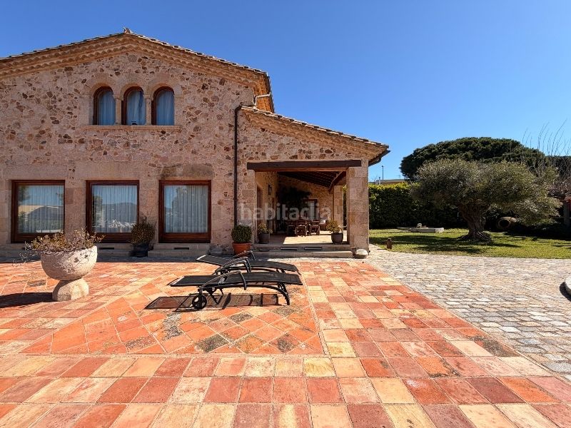 Foto 45a2e833-a0bb-4716-87bc-014585f14fe2. Casa amb xemeneia calefacció aparcament piscina a Sant Feliu de Guíxols