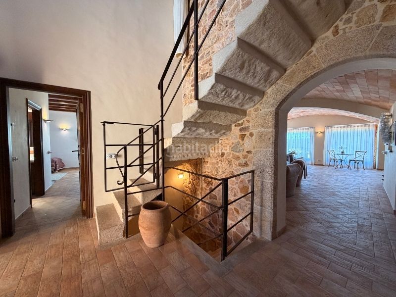 Foto 4c6ae9da-e74f-4d27-9892-77450ddab673. Casa amb xemeneia calefacció aparcament piscina a Sant Feliu de Guíxols