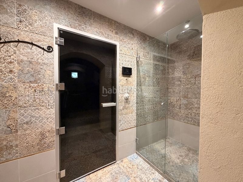 Foto 67ab2d39-d7ba-4501-b8b4-e4d4194041c9. Casa amb xemeneia calefacció aparcament piscina a Sant Feliu de Guíxols