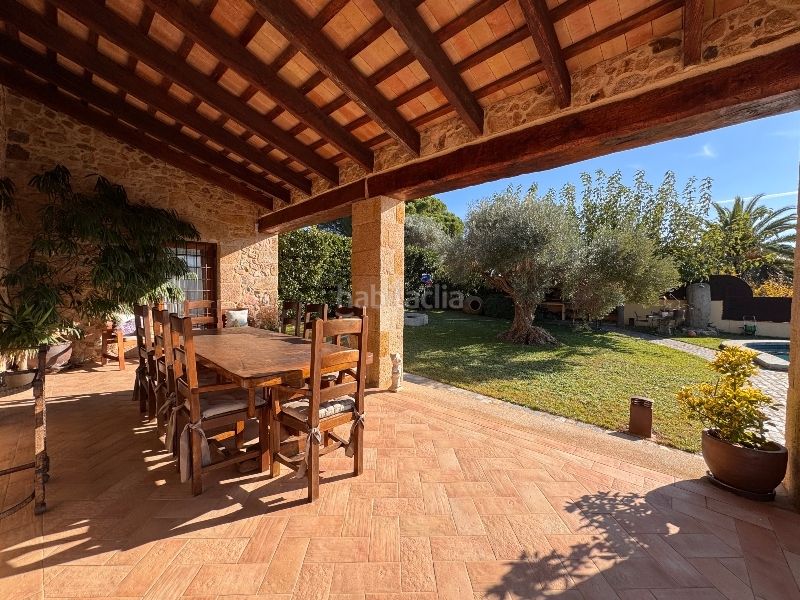 Foto 6d3d1691-3c8f-4a0c-bfc7-152cae81554c. Casa amb xemeneia calefacció aparcament piscina a Sant Feliu de Guíxols