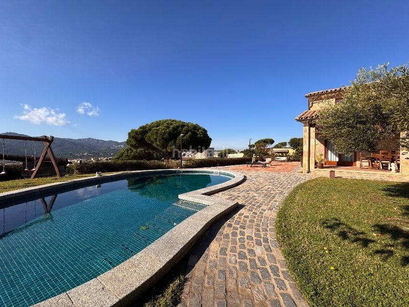 Foto a68d91f6-6a93-45a2-9650-324f2d0acc28. Casa amb xemeneia calefacció aparcament piscina a Sant Feliu de Guíxols