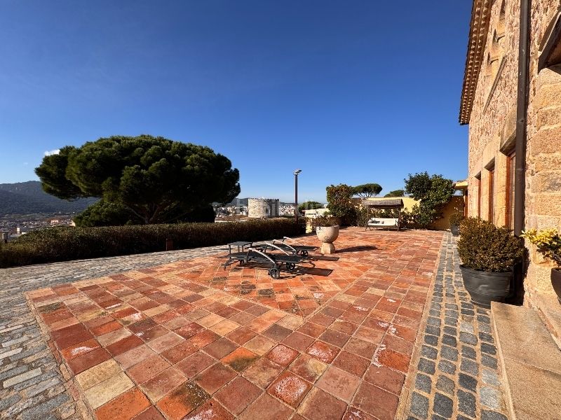 Foto aa6b6315-e4f9-428e-9502-7459847a6914. Casa amb xemeneia calefacció aparcament piscina a Sant Feliu de Guíxols