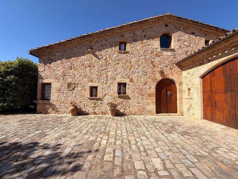 Foto b2c1ee61-0b18-416f-8218-ff46d2368c5a. Casa amb xemeneia calefacció aparcament piscina a Sant Feliu de Guíxols