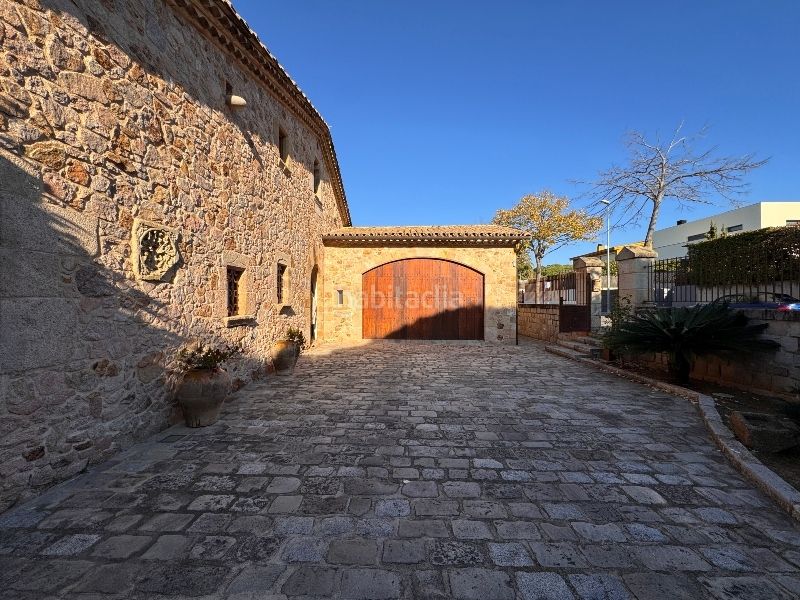 Foto d9041508-3cfa-436f-bacd-c2f311dda018. Casa amb xemeneia calefacció aparcament piscina a Sant Feliu de Guíxols