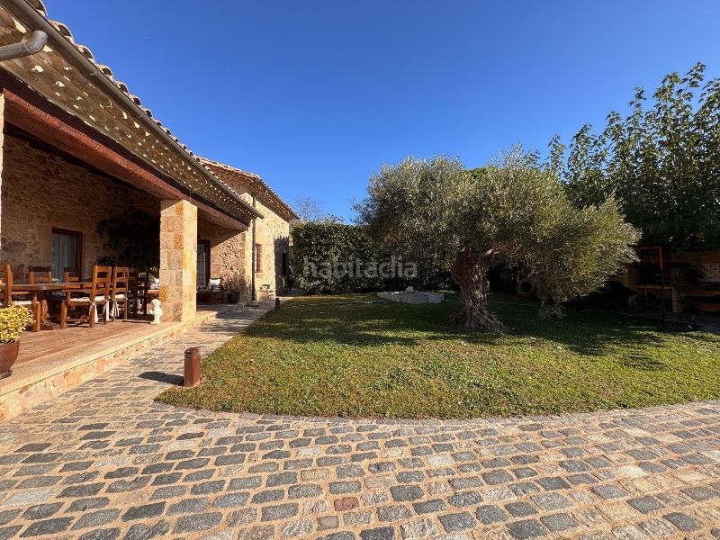 Foto ed73d7c3-09b1-4130-84c1-a379aa7c6efa. Casa amb xemeneia calefacció aparcament piscina a Sant Feliu de Guíxols