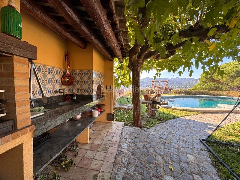 Foto ff8fae1f-db80-4300-841f-d5444289d774. Casa amb xemeneia calefacció aparcament piscina a Sant Feliu de Guíxols