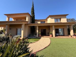Casa  Travessia de la riera. Baix empordà, mont ras, gran casa con jardín