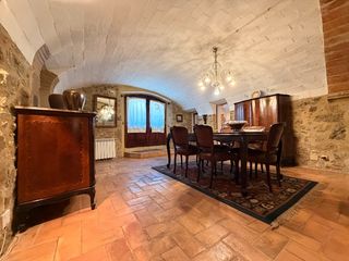 Casa  Avinguda costa brava. Baix empordà, corçà, casa de pueblo de piedra.