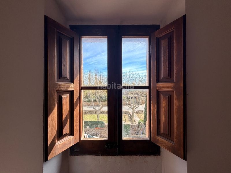 Foto 06cc8a8a-af97-4756-8a8f-2c946e8e9673. Casa amb xemeneia a Forallac