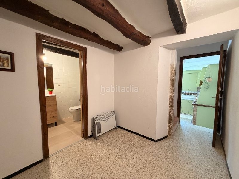 Foto 094d7752-84c3-4741-851f-92c4be272ef4. Casa amb xemeneia a Forallac