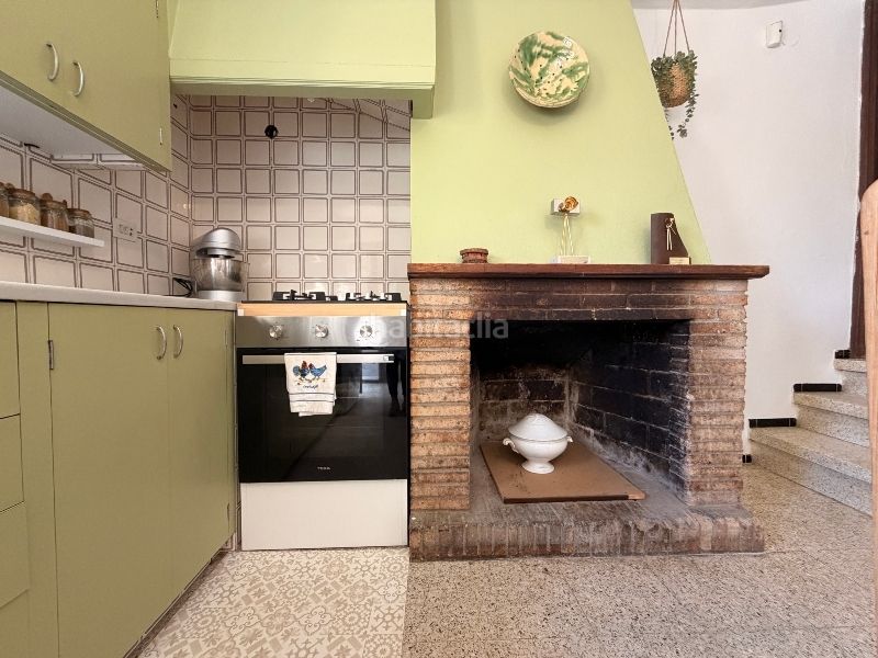 Foto 97a5d8e2-cc47-4c9a-8118-455f34f9b50e. Casa amb xemeneia a Forallac