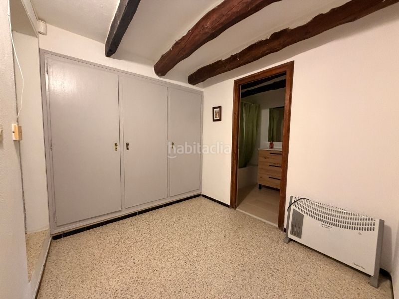 Foto ab30897c-a205-46c1-8898-711aef06a61c. Casa amb xemeneia a Forallac