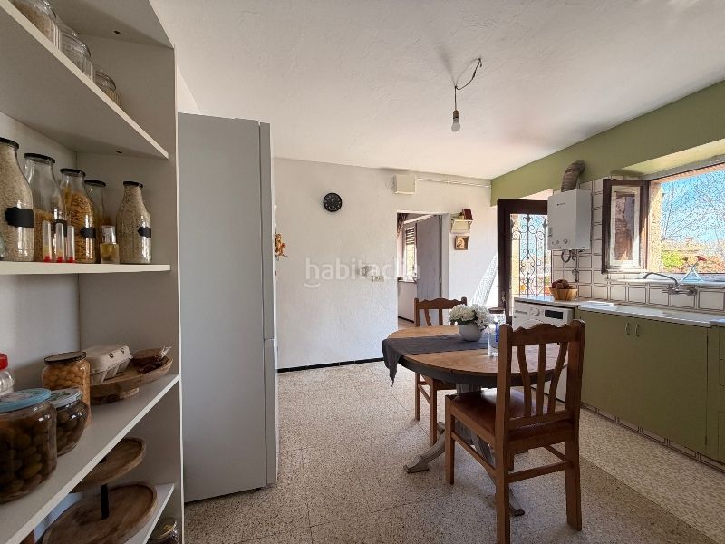 Foto b88b27e9-038b-4582-b96f-70a679887754. Casa amb xemeneia a Forallac