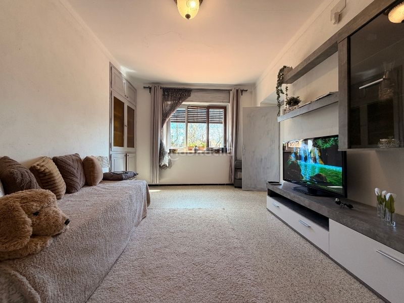 Foto f4fa19be-031d-4154-b9c5-42a35c9bd46c. Casa amb xemeneia a Forallac