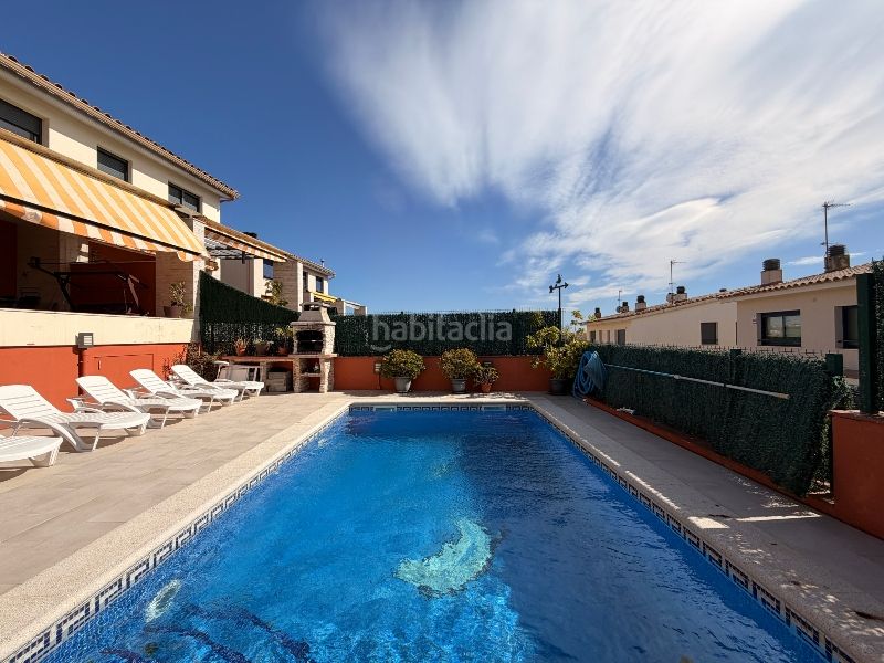 Foto 1b312c4b-a37f-459f-86ba-9813c321a716. Casa aparellada amb xemeneia calefacció piscina a Palamós