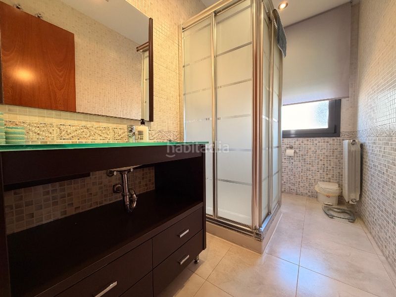 Foto dc1acd10-f90b-453a-87df-2625d4de0946. Casa aparellada amb xemeneia calefacció piscina a Palamós
