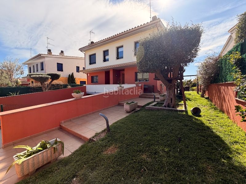 Foto dc6539bc-f9a7-43f5-9d51-fc014732e6ac. Casa aparellada amb xemeneia calefacció piscina a Palamós