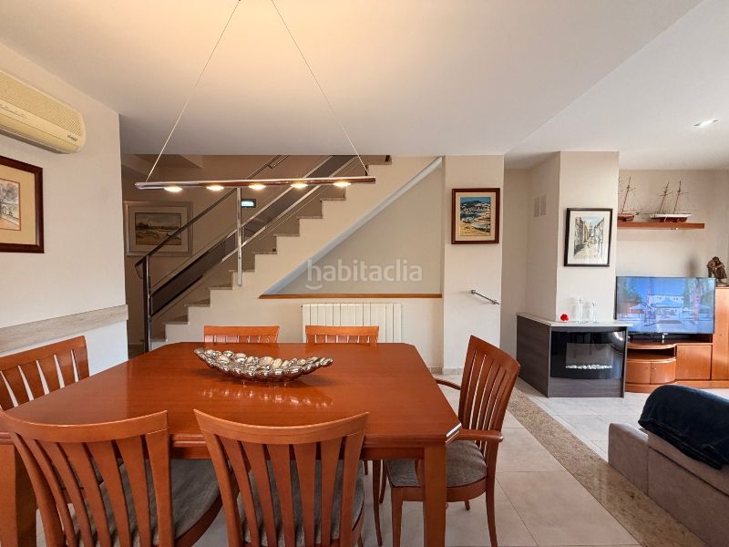 Foto e7b71b7f-bdf5-4286-8189-ead03fde3e97. Casa aparellada amb xemeneia calefacció piscina a Palamós