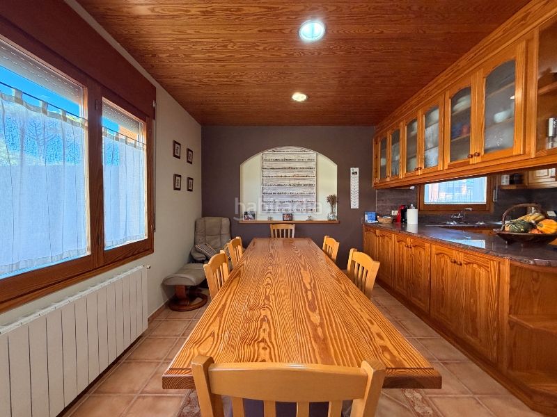 Foto 2cde6a2a-861d-4556-bd53-2e7ce5f5360c. Casa amb xemeneia calefacció aparcament piscina a Mont-ras