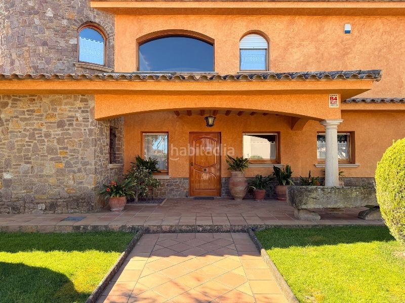 Foto 3c6ef048-4b1a-4863-ac09-34530debc431. Casa amb xemeneia calefacció aparcament piscina a Mont-ras