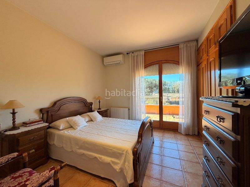 Foto 40fa1342-0fb5-4b29-a161-53d052cefc3a. Casa amb xemeneia calefacció aparcament piscina a Mont-ras