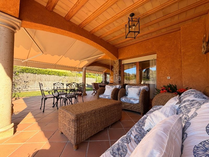 Foto 52739648-8bbc-418d-9419-1ccda619e6f3. Casa amb xemeneia calefacció aparcament piscina a Mont-ras