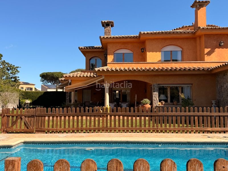 Foto 56af4923-706b-43f6-af02-45b2dbbecee6. Casa amb xemeneia calefacció aparcament piscina a Mont-ras