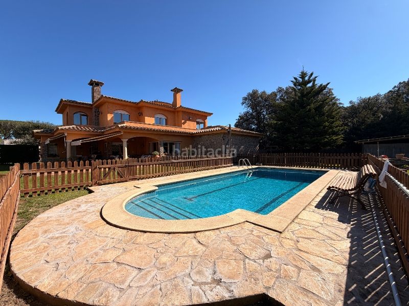 Foto 64ab7cb9-31cc-4a0a-bc53-5f2a00e2140d. Casa amb xemeneia calefacció aparcament piscina a Mont-ras