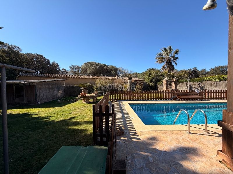 Foto 9f187d0b-93af-483b-b0fe-e7cc7fe50ba6. Casa amb xemeneia calefacció aparcament piscina a Mont-ras