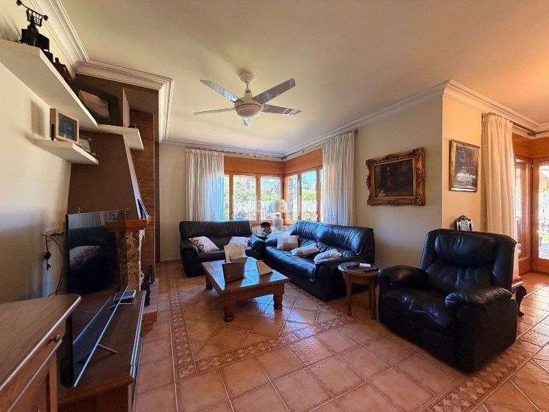 Foto d575da30-dc9b-4a2a-aed8-5a5a51ec41be. Casa amb xemeneia calefacció aparcament piscina a Mont-ras