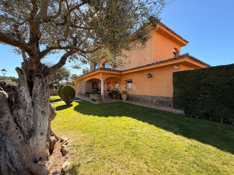 Foto ddea4a5a-079f-4b86-8880-d4871efa726b. Casa amb xemeneia calefacció aparcament piscina a Mont-ras