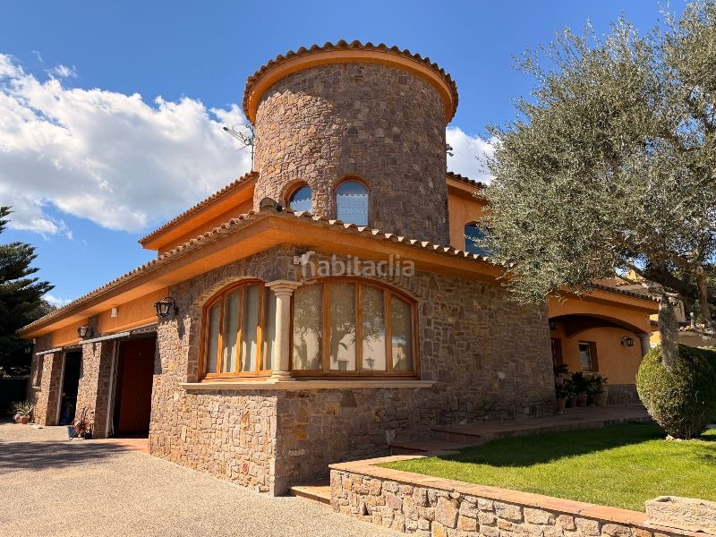 Foto df7ee70c-e1bb-4a08-ac5c-fc5d305666ef. Casa amb xemeneia calefacció aparcament piscina a Mont-ras