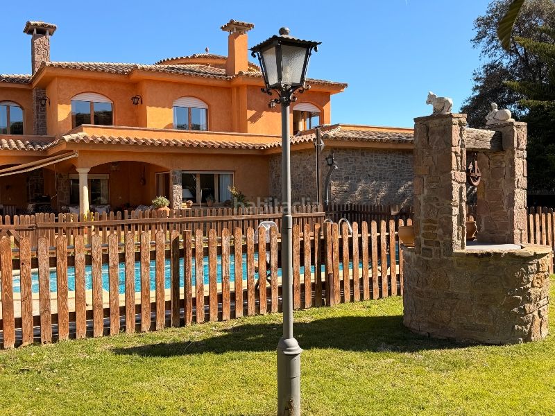 Foto eeed5841-318b-4c2a-a00e-5e690ac46111. Casa amb xemeneia calefacció aparcament piscina a Mont-ras