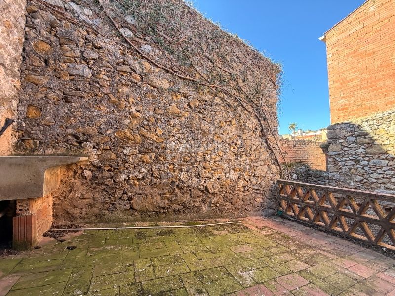 Foto 68343d3f-6370-4e51-9d00-a2e552ac6bb5. Casa amb xemeneia aparcament a Torroella de Montgrí
