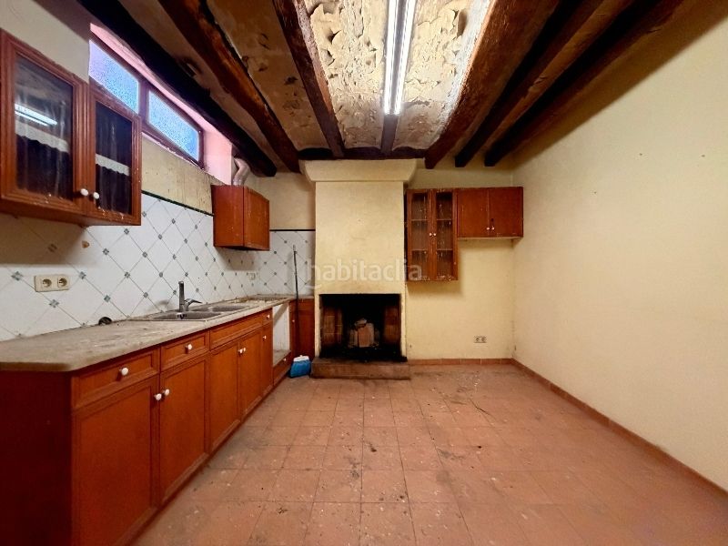 Foto d04e23b3-bdde-4d0d-b3dd-1f35486ceb93. Casa amb xemeneia aparcament a Torroella de Montgrí