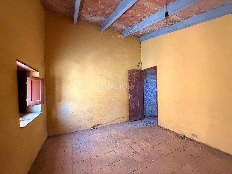 Foto f0f76d61-e2c0-455e-b2da-a178c28b23a6. Casa amb xemeneia aparcament a Torroella de Montgrí