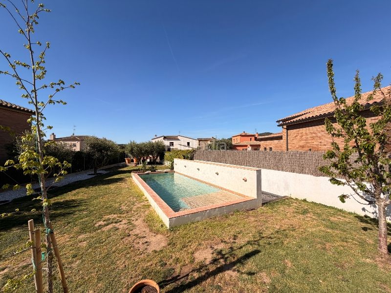 Foto 0f3beaae-04ae-47f2-bf10-db90fb6c1f01. Casa amb xemeneia calefacció aparcament piscina a Vall-llobrega