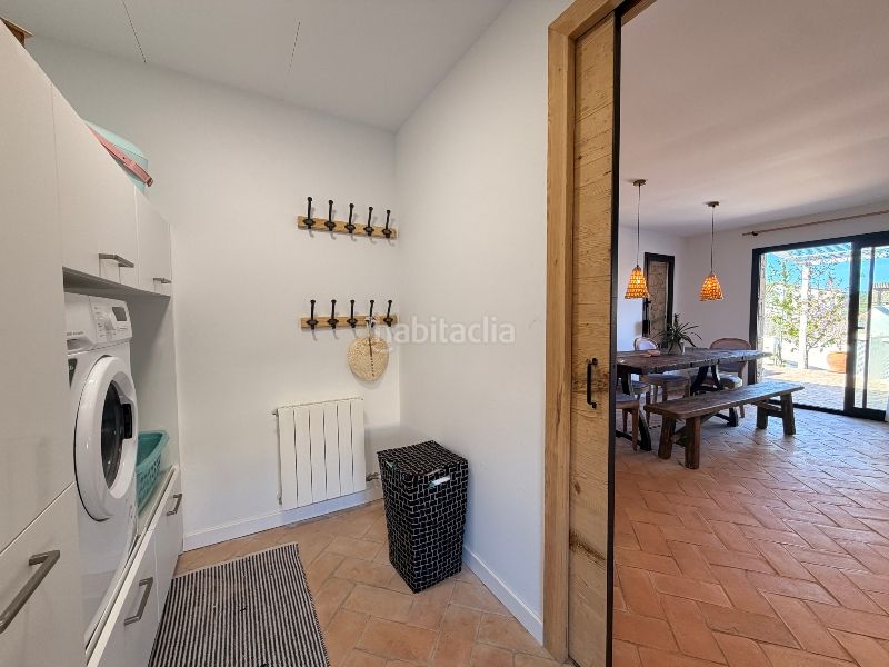 Foto 42bfcbba-4971-41b6-b57e-77a248b05228. Casa amb xemeneia calefacció aparcament piscina a Vall-llobrega